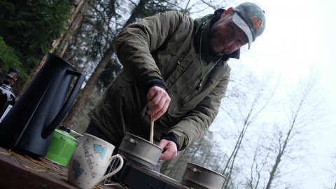 Pausefiskeren varmer Mullagatawny suppe