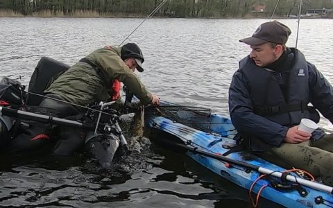 badassbaiters highrider kajak gedde premiere pigshad