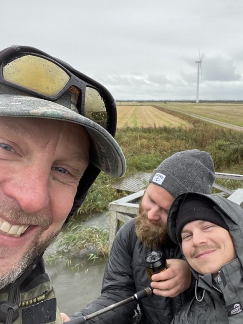 Romantik holder fiskerne varme på en våd efterårsdag i Vestjylland
