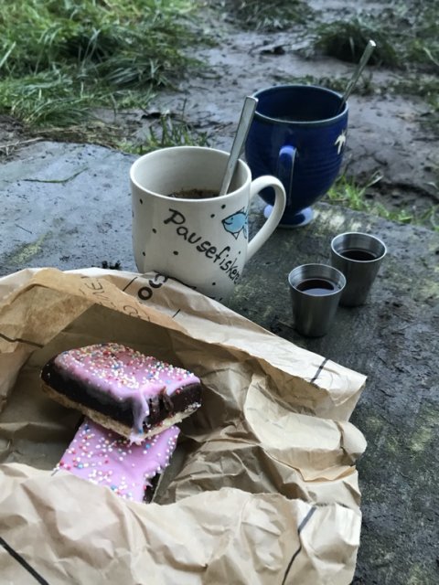 medefiskeri kaffe kage pausefiskeri snaps