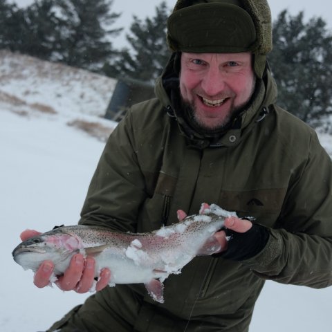 regnbueørred loch nees put and take isfiskeri