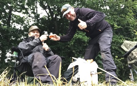 Fiskecampen skåler i rom