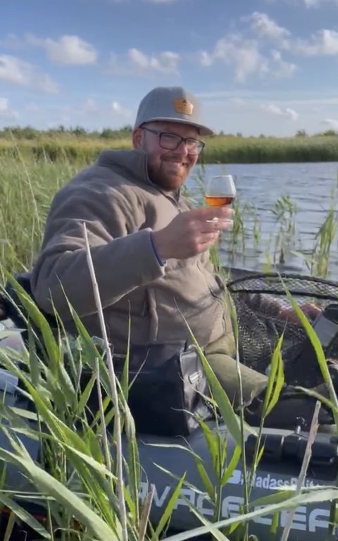 Skål i Don Papa - romsmagning på søen