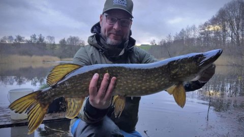 Fangstfoto - Pausefiskeren med nytårs-gedden