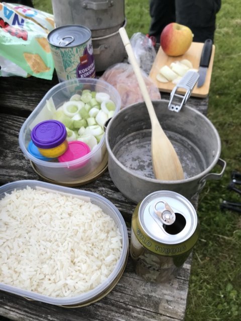 forplejning udekøkken kylling i karry proviant udeliv