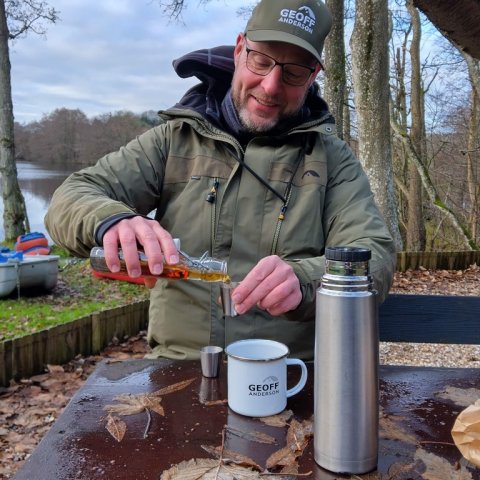En lille rom til Kasper Strube og Pausefiskeren