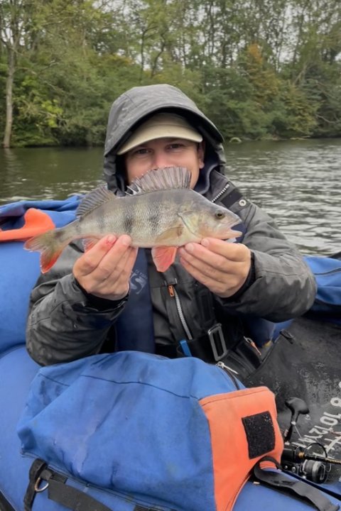 Kasper fra FiskeFoto.dk med dagens største aborre