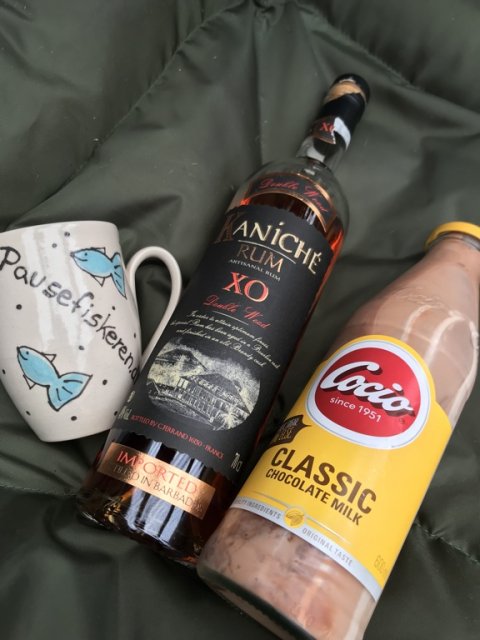 Død Tante - Mørk rom og varm Cocio