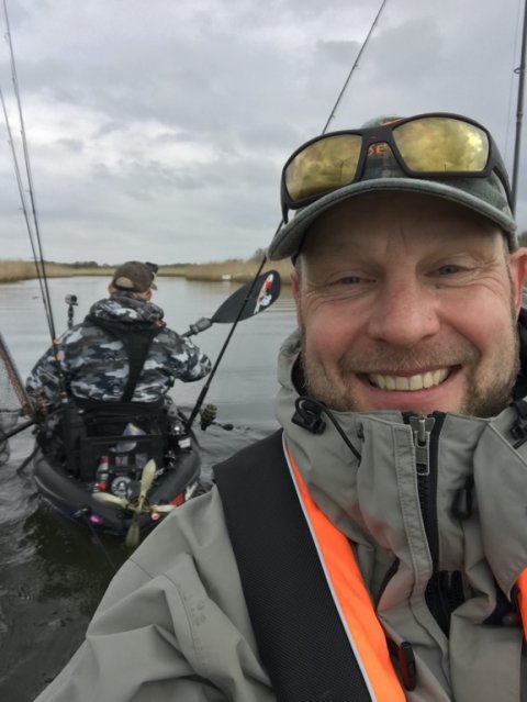 vonå på slæb flydering vs kajak badass baiter