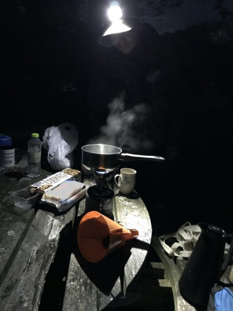 kaffe medefiskeri lejrliv natfiskeri pandelampe friskbrygget kaffe 