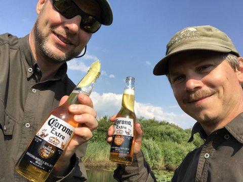 Corona øl pausefisk venindeskjorter