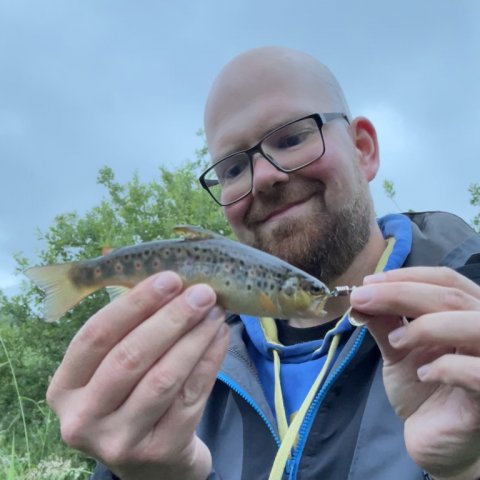 Gæsten med sin første vilde bækørred fra Danmark