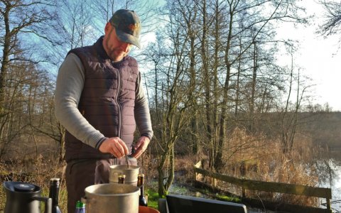 pausefiskeren suppe nak og æd primitiv madlavning