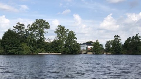 Elværket ved udløbet af Karslgårde Sø